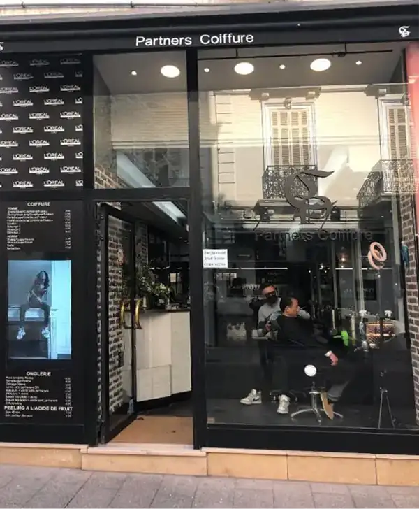 Vue du Salon de coiffure Partners 28 rue Hoche 06400 Cannes